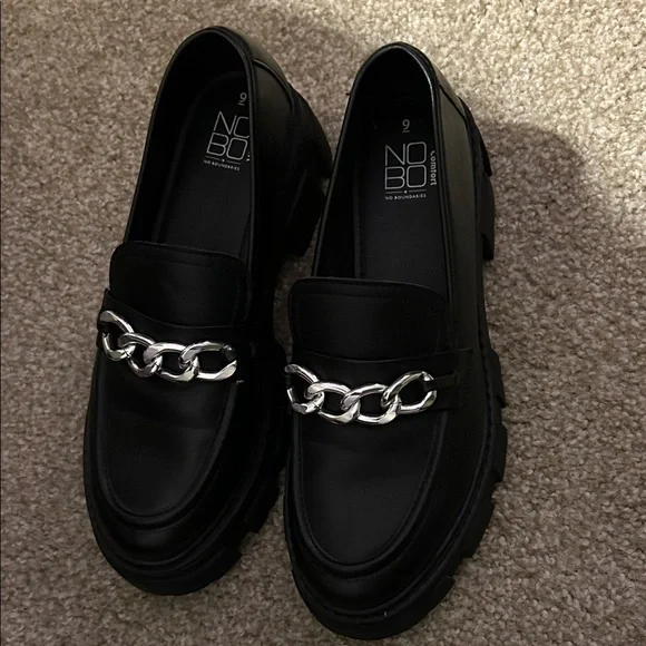 NOBO Black Slip-On Loafers with Metallic Chain size 9 - Picture 2 of 4
